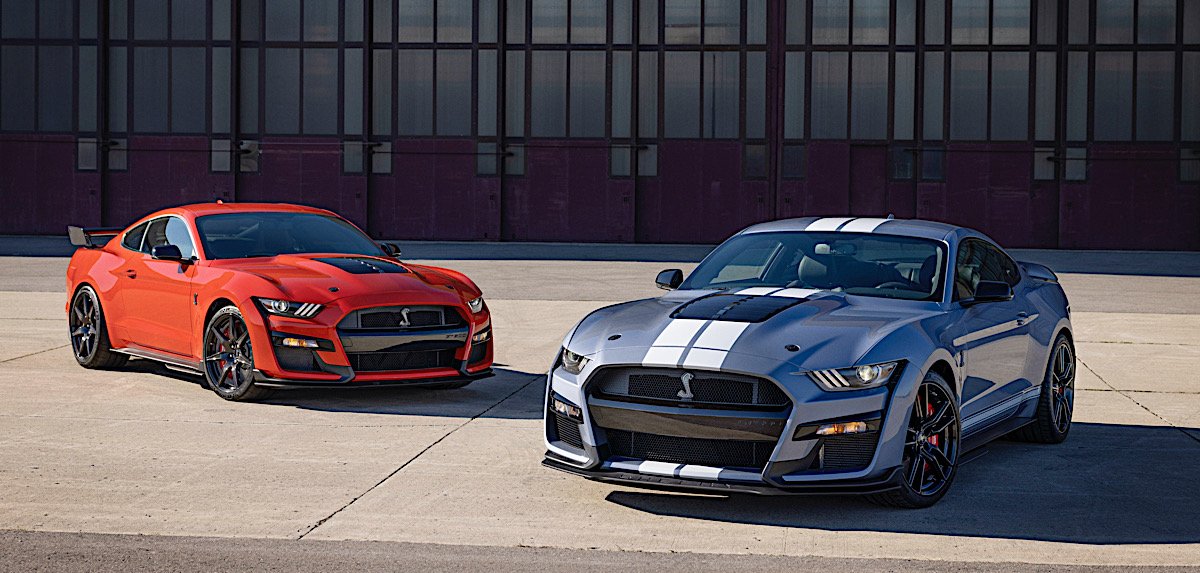 2022 Ford Mustang Shelby GT500 and Heritage 01