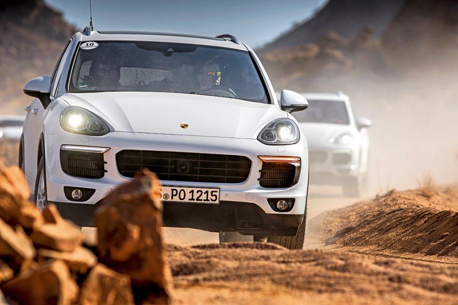 Porsche Cayenne S desafía al desierto de Namibia