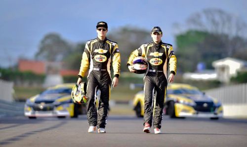 André Solano (izquierda) y Andrés Lush Saravia (derecha) del equipo Chevrolet.