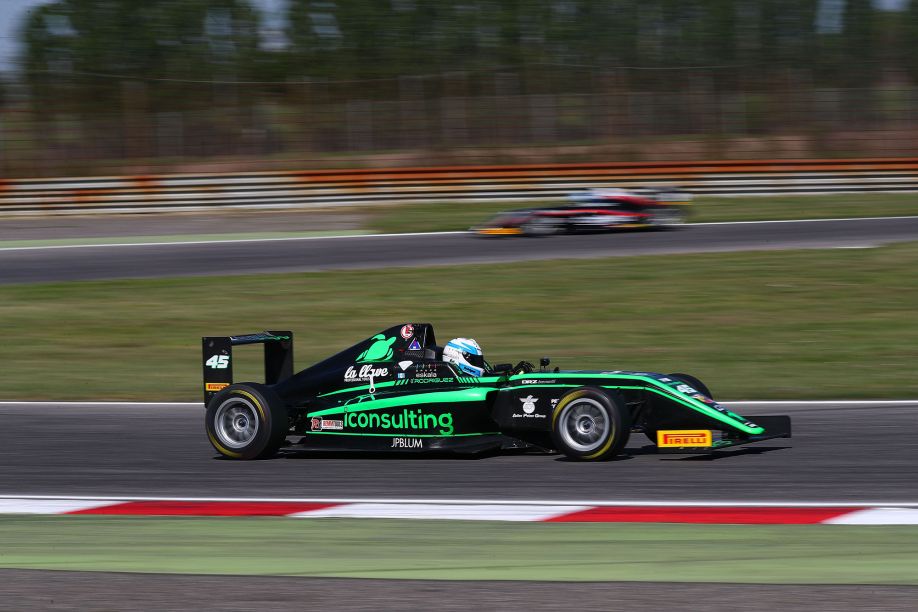 Ian Rodriguez con inicio prometedor en F4 Italiana