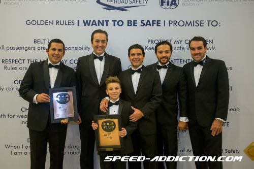 La delegación guatemalteca formada por representantes del Automóvil Club Guatemala y pilotos destacados en la gala de premiación.