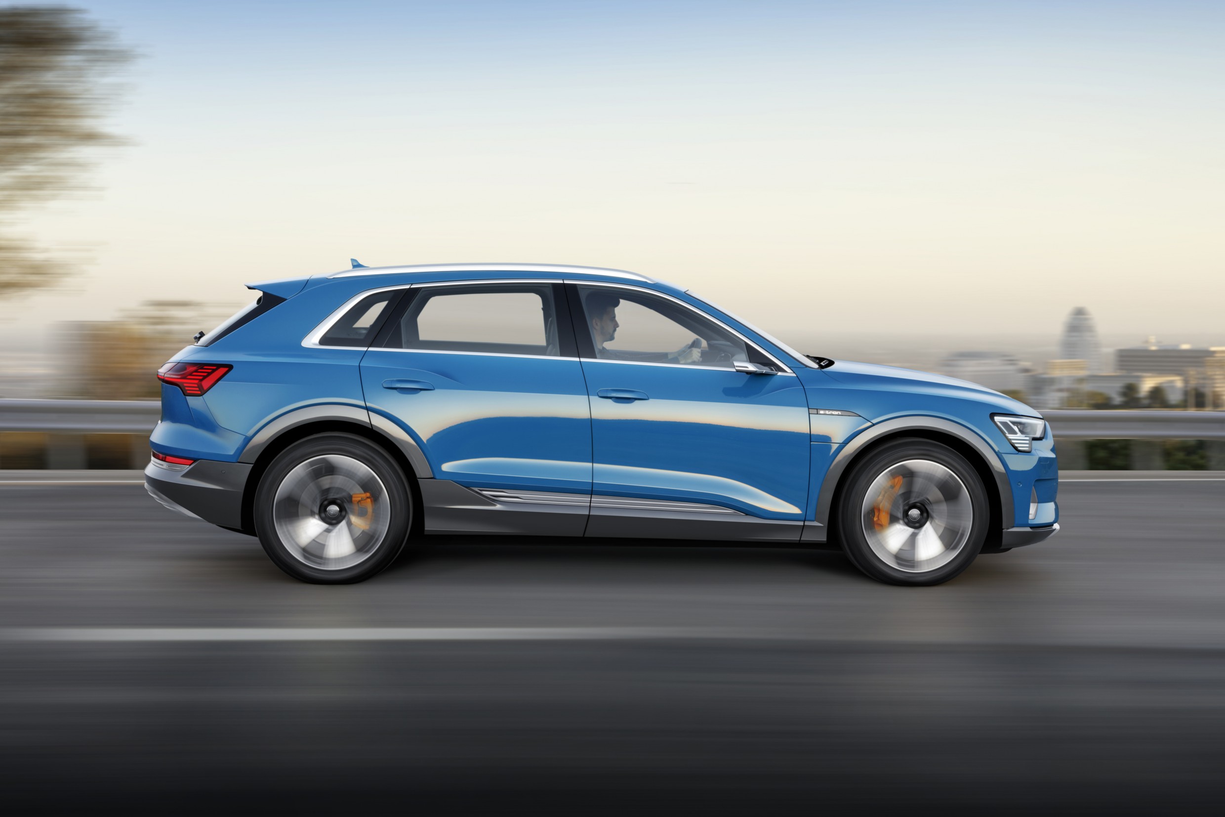 Audi e tron medium 1
