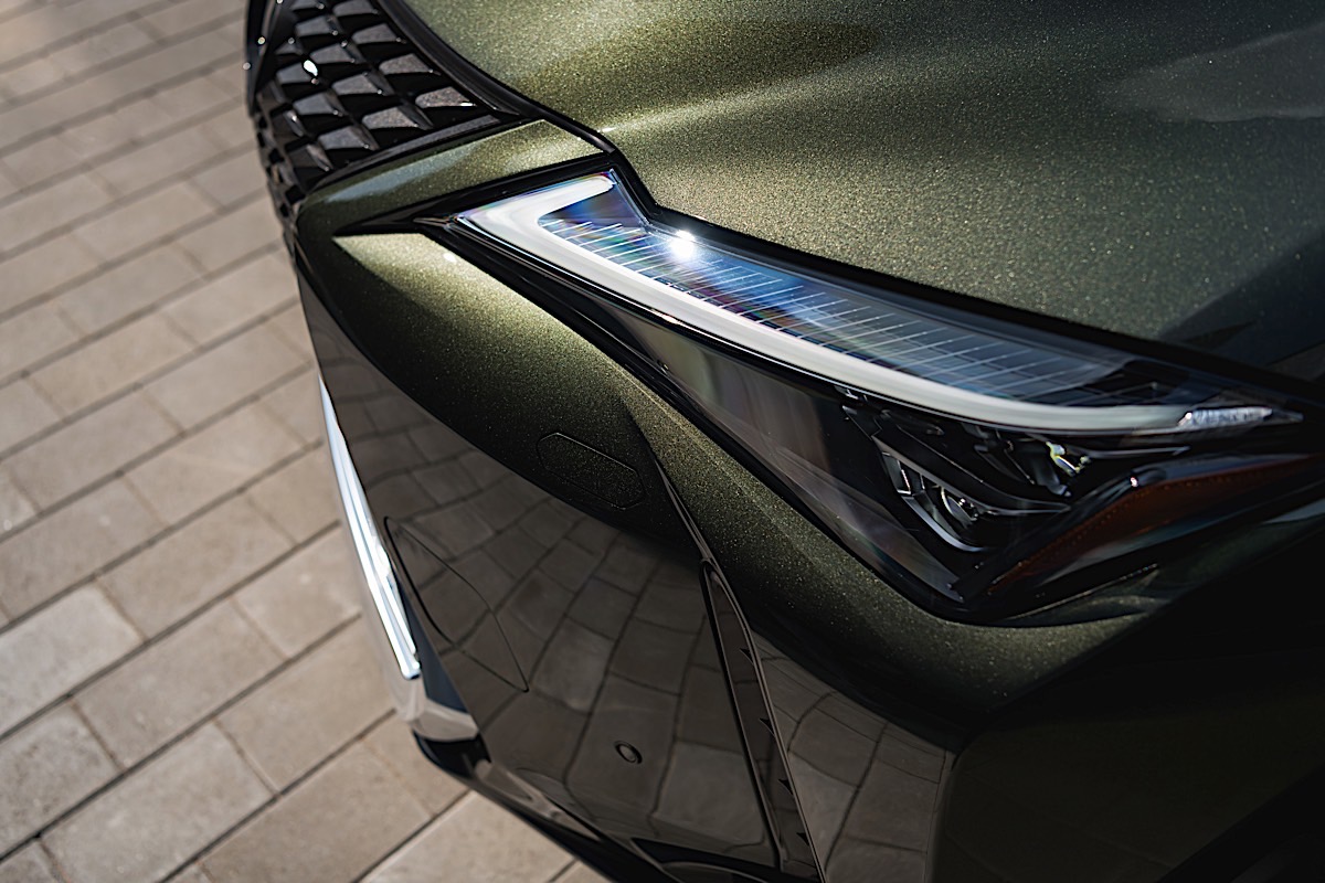 Lexus UX 200 Nori Green Luxury 004 BED5C7117D5CF7D8A168E8F7B7D35148A8BA9855