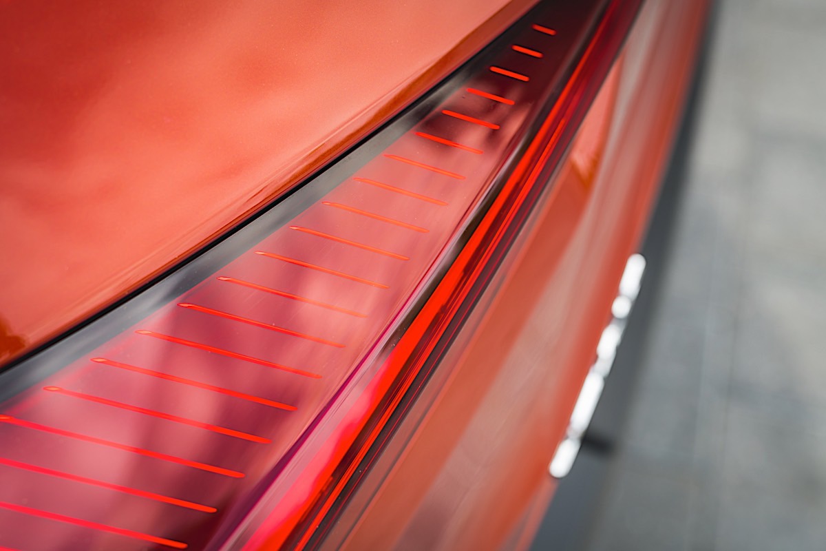 Lexus UX 250h Cadmium Orange 007 33F9B1A20FF6BFFB73DD39B169212470269D7456