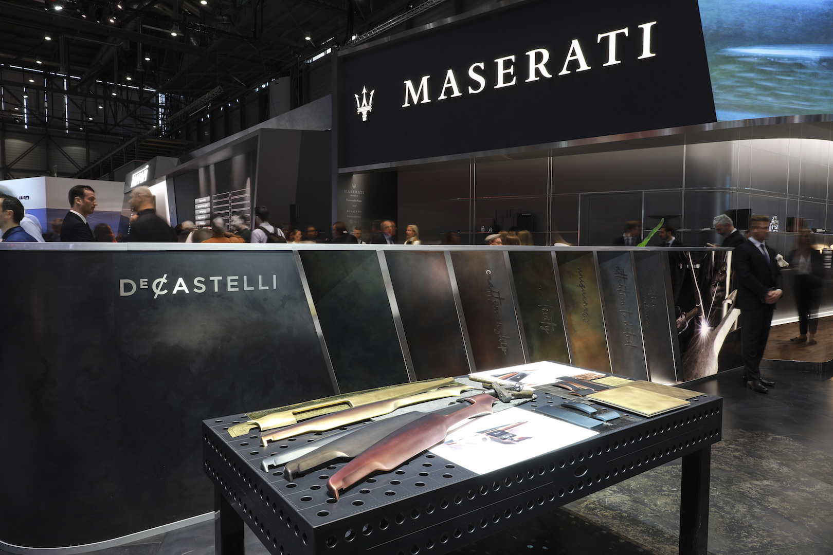 15617 DeCastelliWorkingTableMaseratiStandatGenevaMotorShow2019