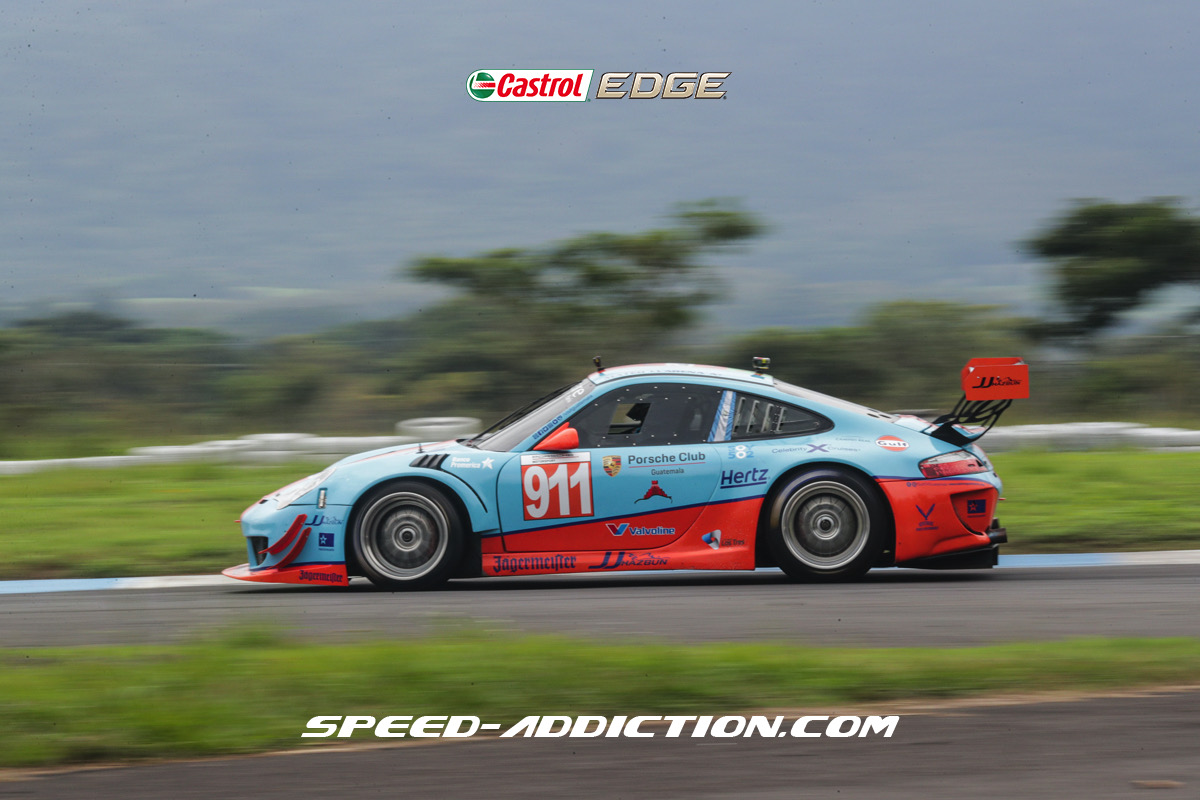09 Mateo Llarena no falto a la cita en su Porsche 911