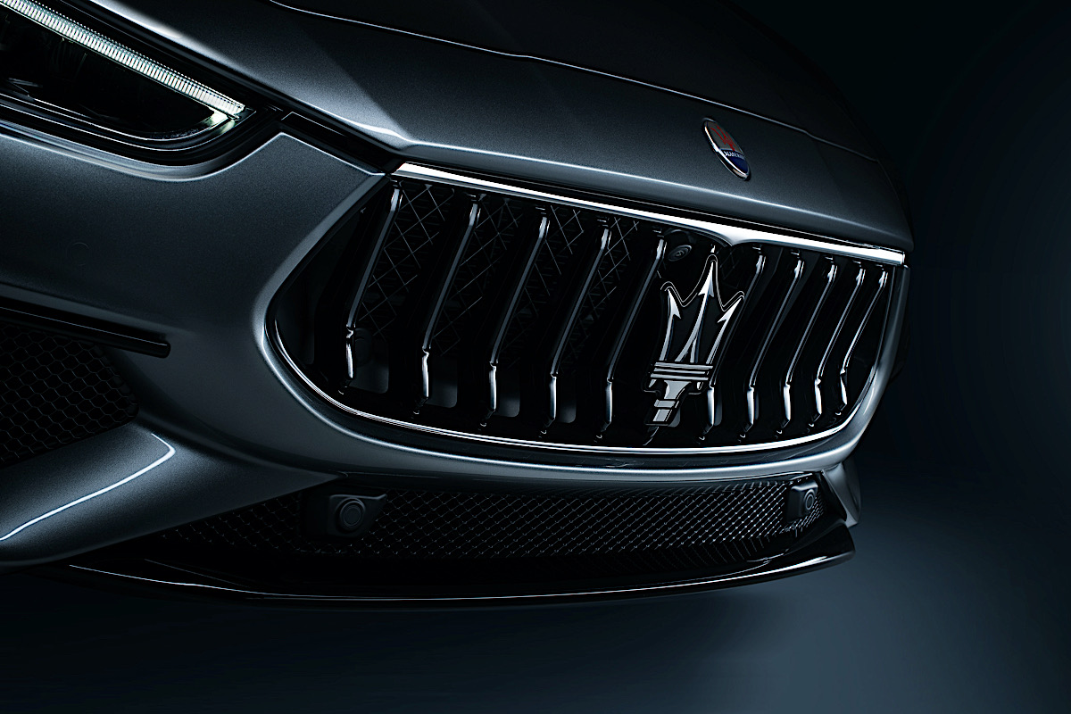 11 Maserati Ghibli Hybrid