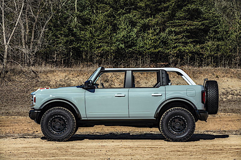 Bronco 4dr features 02