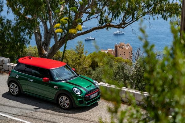 P90397397 lowRes mini john cooper wor