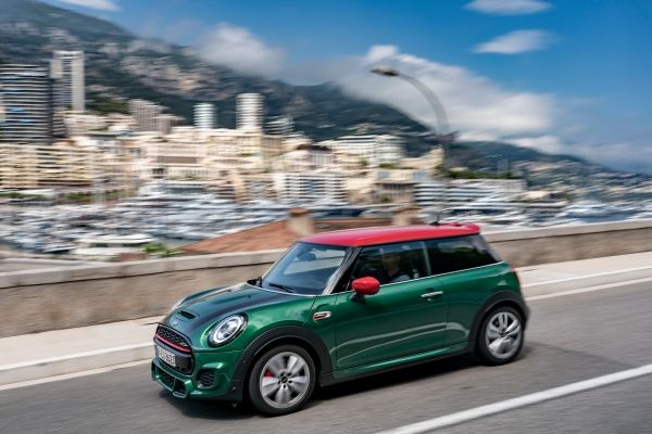P90397400 lowRes mini john cooper wor
