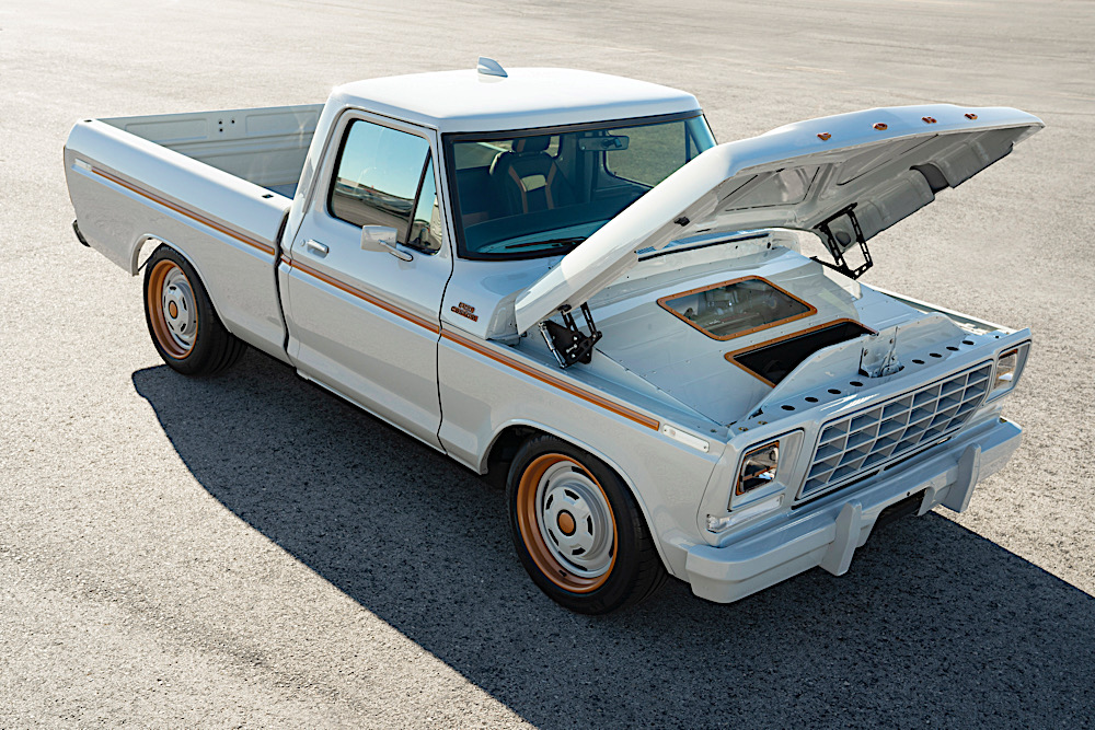 All electric Ford F 100 Eluminator concept truck 05