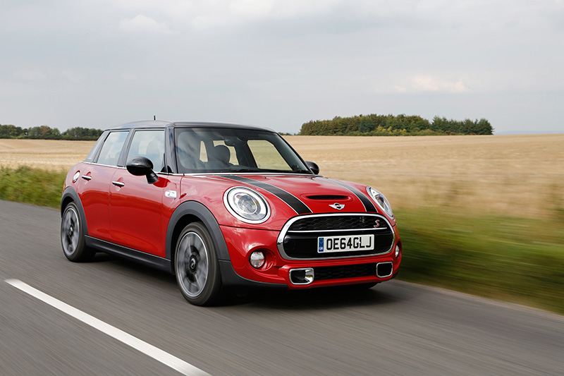 P90161729 highRes mini cooper s 5 door