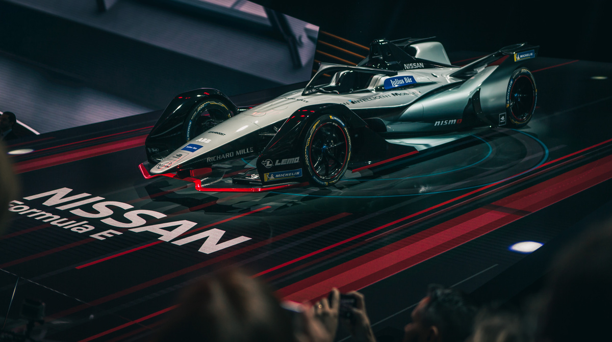 nissan300