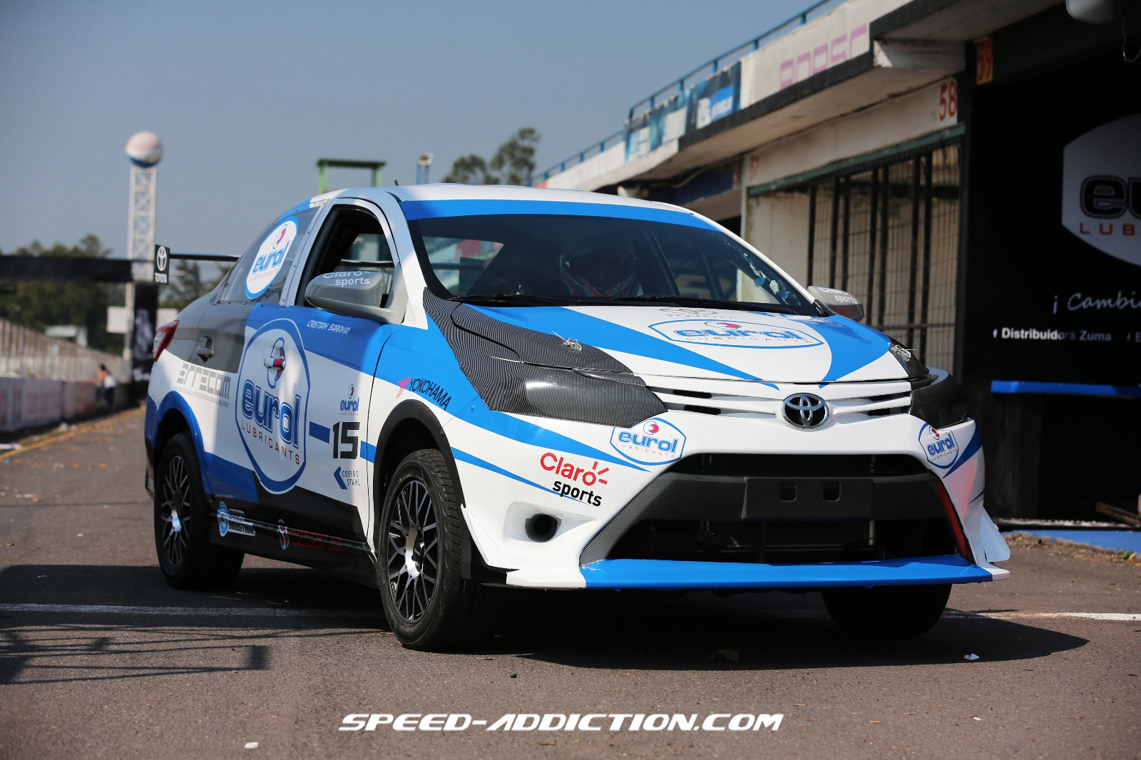 yaris2