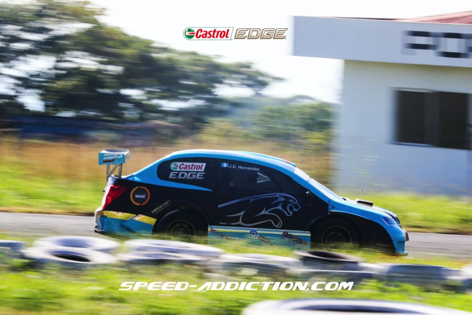 Juan Diego Hernández celebra a lo grande luego de coronarse campeón de Brand Prix Castrol