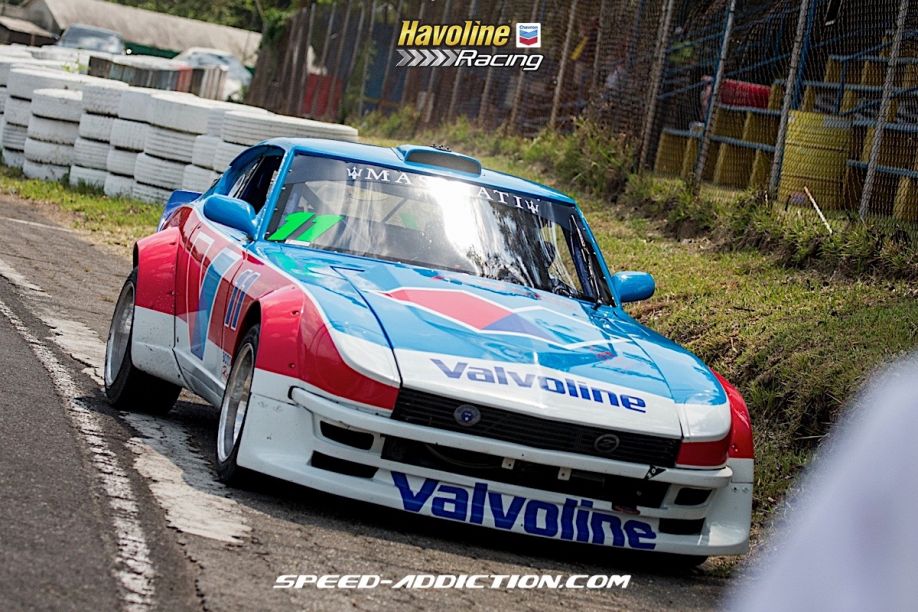 Adolfo el Pato Castillo impone su ley y se queda con la pole de la Vintage