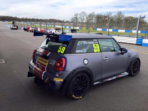 Juan Diego Hernández ya está en Donington Park