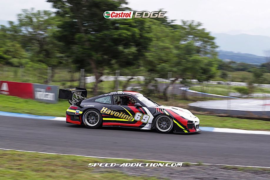 George Hazbun y los hermanos Ramos celebran en el Autódromo Pedro Cofiño