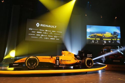 Renault presenta los colores definitivos de su monoplaza 2016