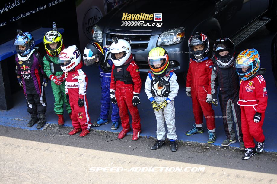 Top 10. Las mejores imágenes de la tercera fecha de karts