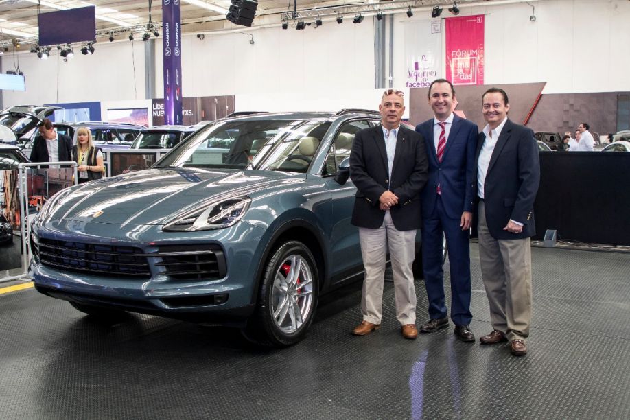 El Porsche Cayenne brilla en el AutoShow de Guatemala