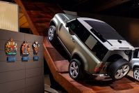 SALÓN DE FRANKFURT | Land Rover Defender, la leyenda se reinventa