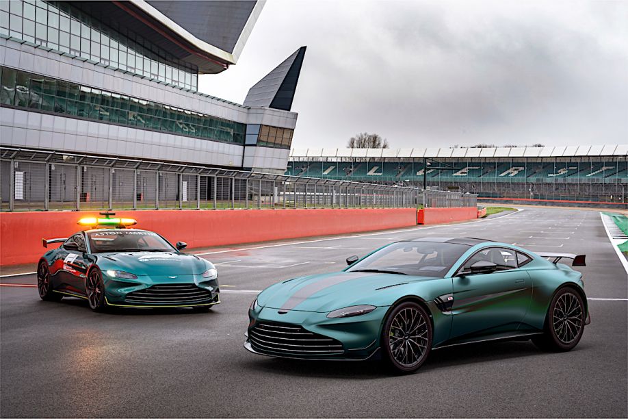 Aston Martin Vantage F1, rendimiento en pista de carreras a la carretera