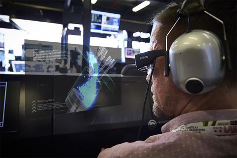 Experiencia virtual de Mercedes-Benz AMG Petronas y Epson
