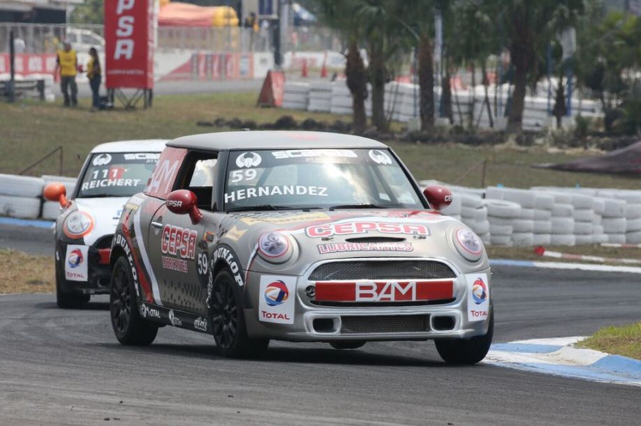 Intenso domingo de carreras en el Autódromo Pedro Cofiño