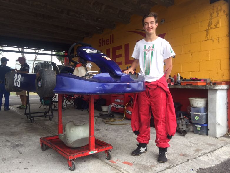 Ian Rodríguez, piloto guatemalteco que corre en la Fórmula 4 italiana.