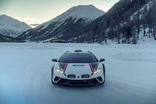 Lamborghini Huracán Sterrato el amo en la nieve