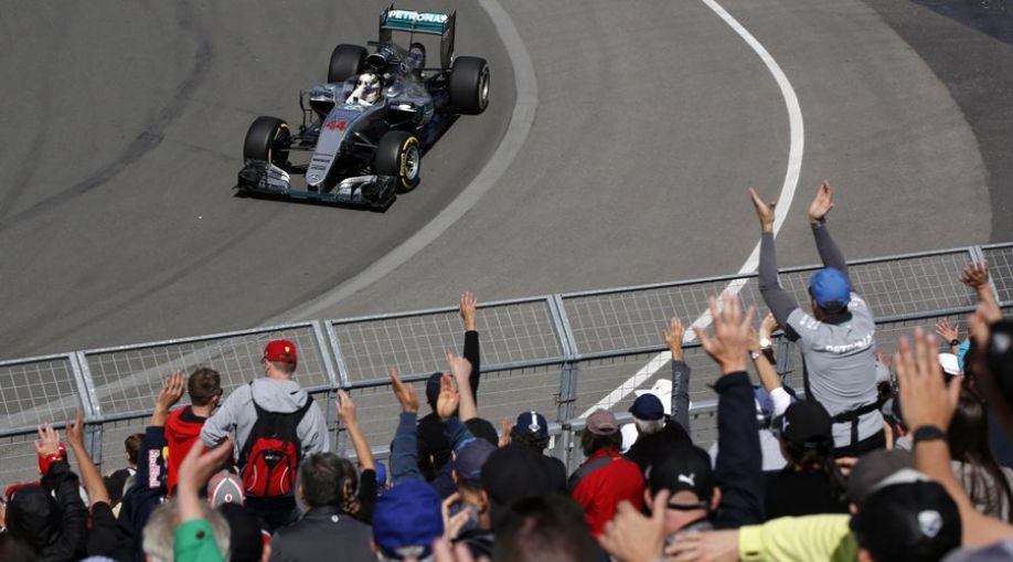 Hamilton da golpe de autoridad y domina sesiones libres en Canadá