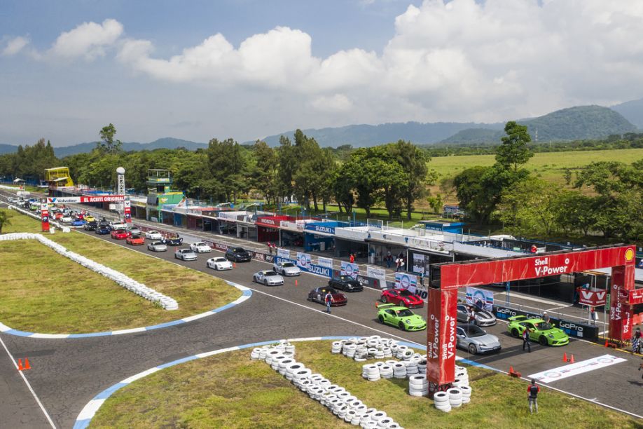 Guatemala celebró y vibró de pasión con el Porsche Sports Car Together Day
